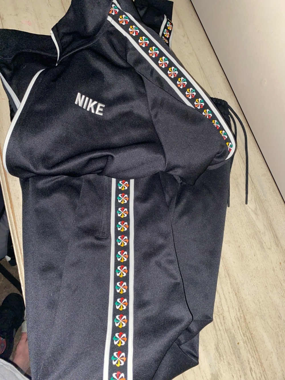 Nike Jogger Suit, size Medium, Like New